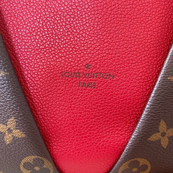 Authentic LV V Tote MM Rouge in Monogram With strap - Picture 3 of 15